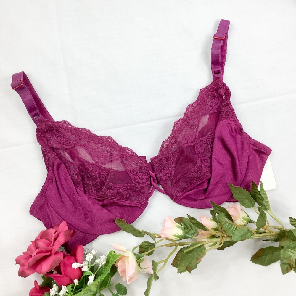 NWT vintage 90s unlined nylon lace bra